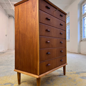 Kommode Teak mit Muschelgriffen aus Dänemark
