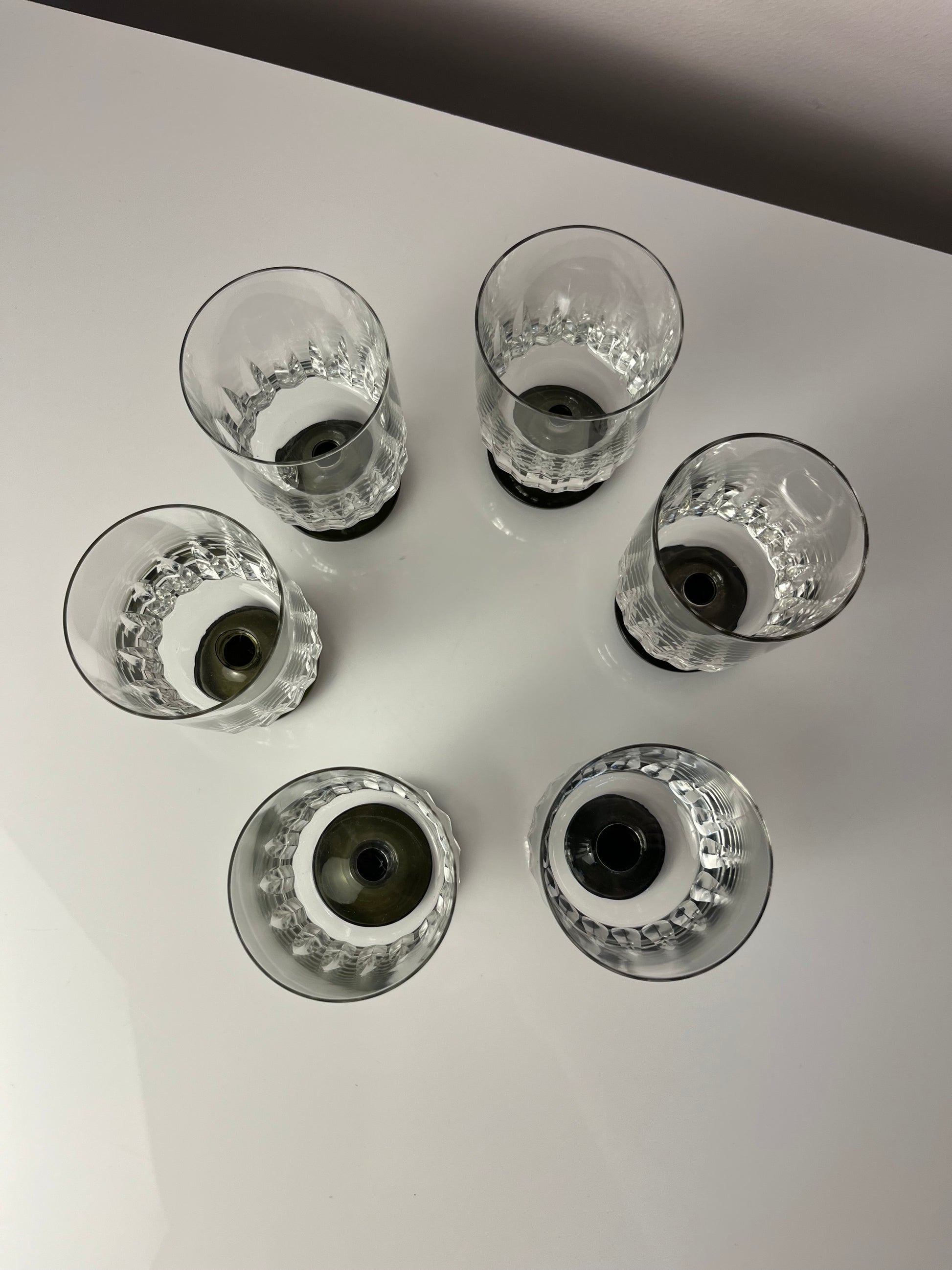 Set: 6x Weinglas mit grauem Sockel