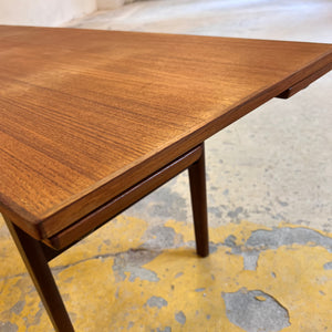 Ausziehbarer Couchtisch Teak mit Ablage