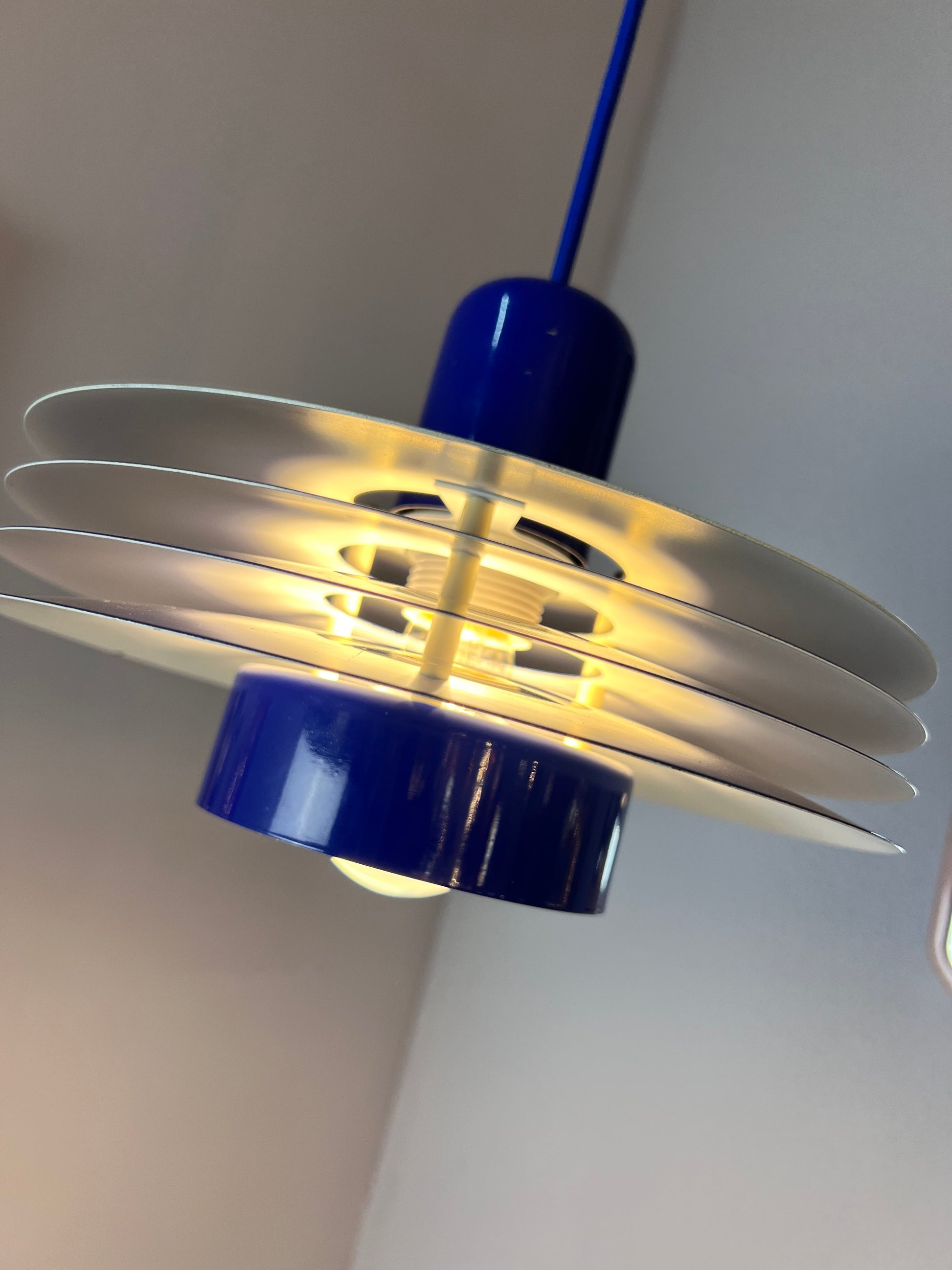 Hängelampe Typ 763 blau gelb von Horn