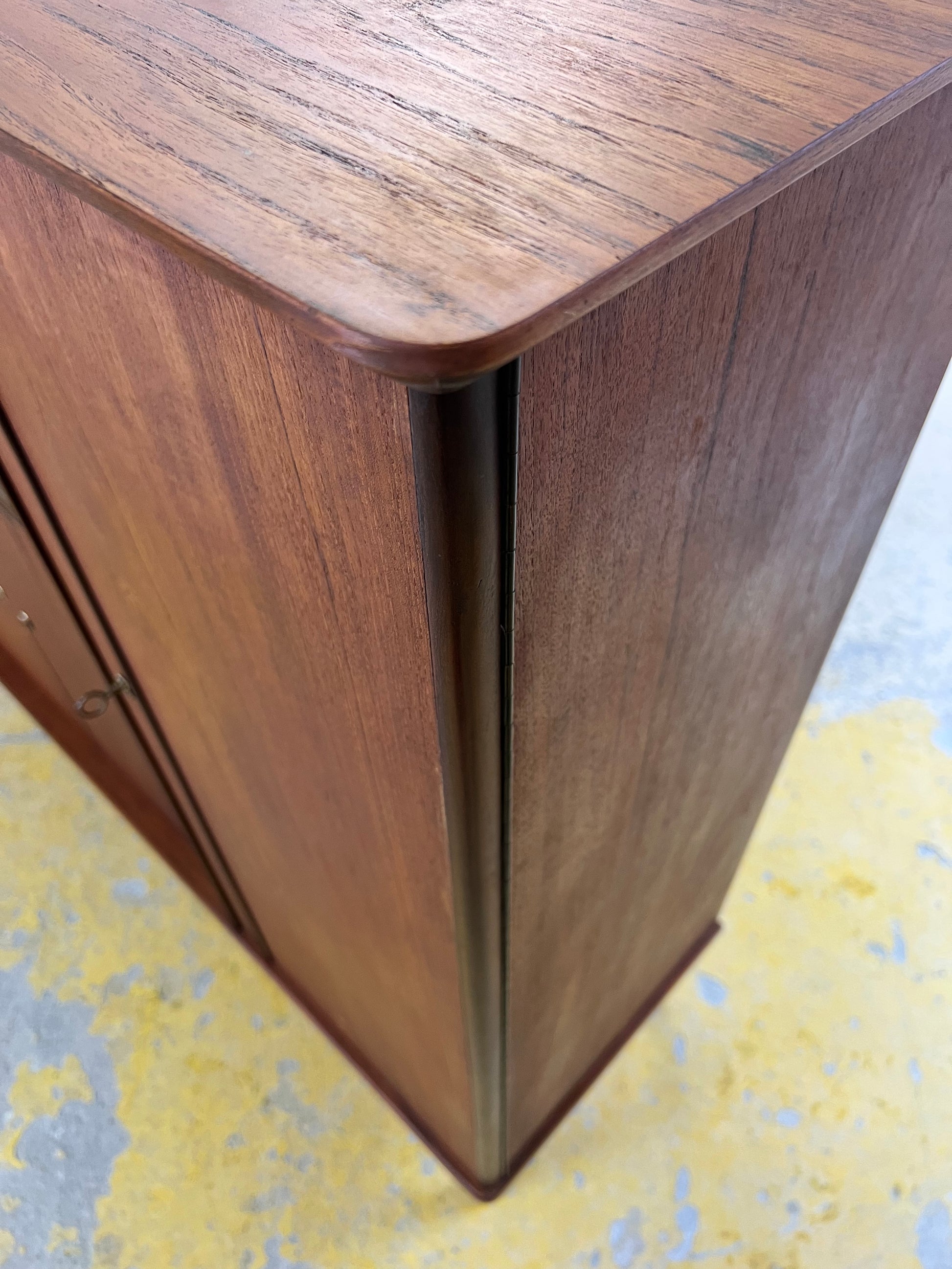 Highboard / Flurschrank Teak aus Dänemark