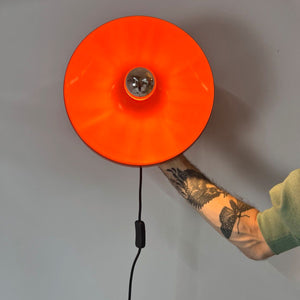 Wandlampe Diskus orange 33 cm von Charlotte Perriand für Honsel