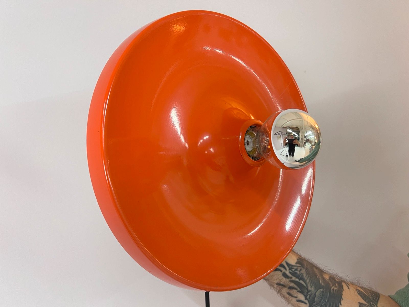 Wandlampe Diskus orange 33 cm von Charlotte Perriand für Honsel