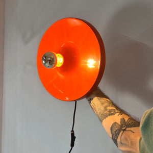 Wandlampe Diskus orange 33 cm von Charlotte Perriand für Honsel
