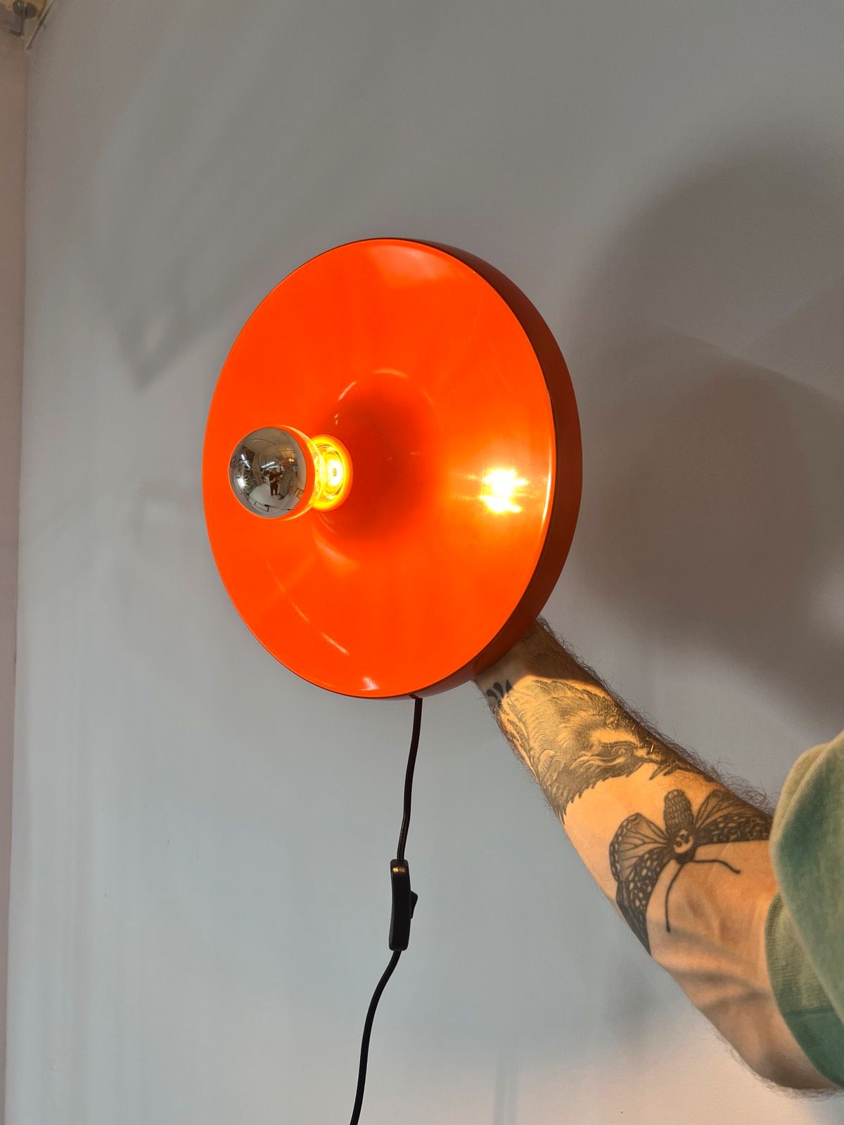 Wandlampe Diskus orange 33 cm von Charlotte Perriand für Honsel