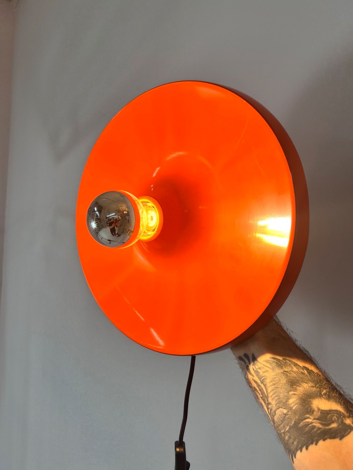 Wandlampe Diskus orange 33 cm von Charlotte Perriand für Honsel