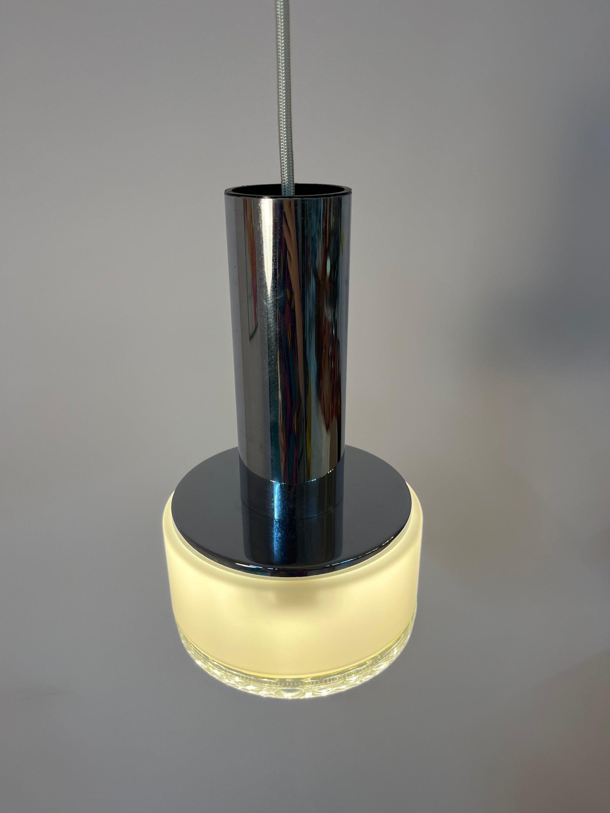 Hängelampe weiß Glas Chrom aus den Niederlanden