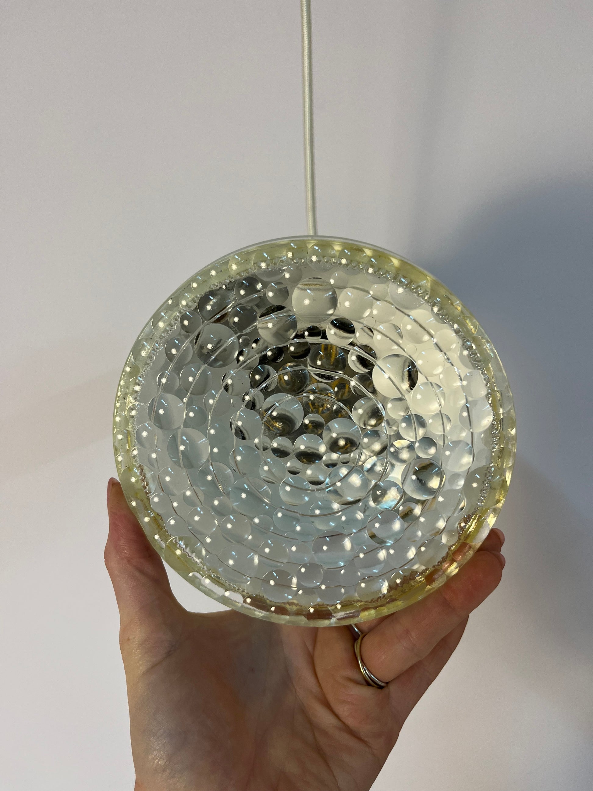 Hängelampe weiß Glas Chrom aus den Niederlanden