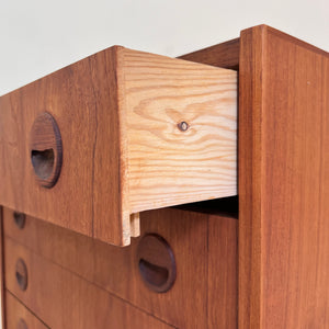 Kommode Teak mit runden Griffmulden aus Dänemark