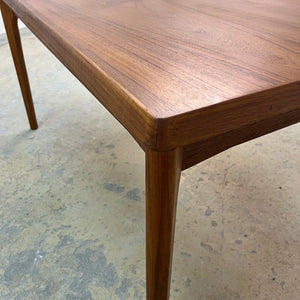 Ausziehbarer Esstisch Teak von Henning Kjærnulf