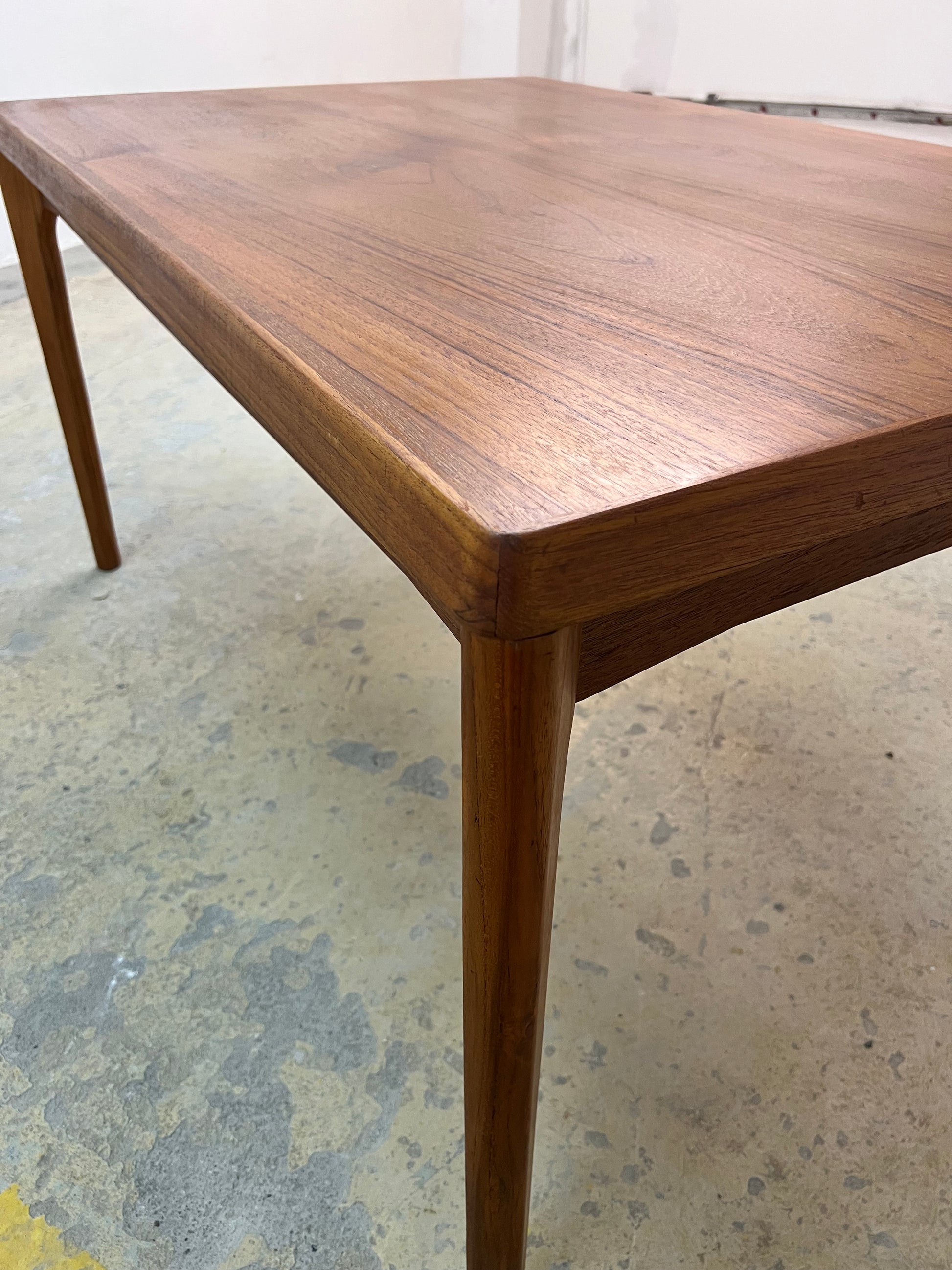 Ausziehbarer Esstisch Teak von Henning Kjærnulf