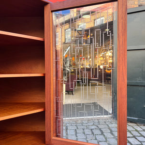 Eckschrank Teak mit Glastür und Schloss