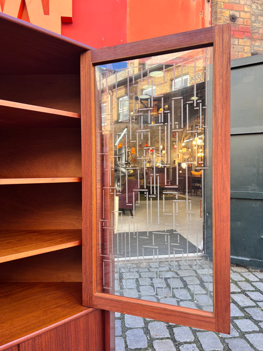 Eckschrank Teak mit Glastür und Schloss