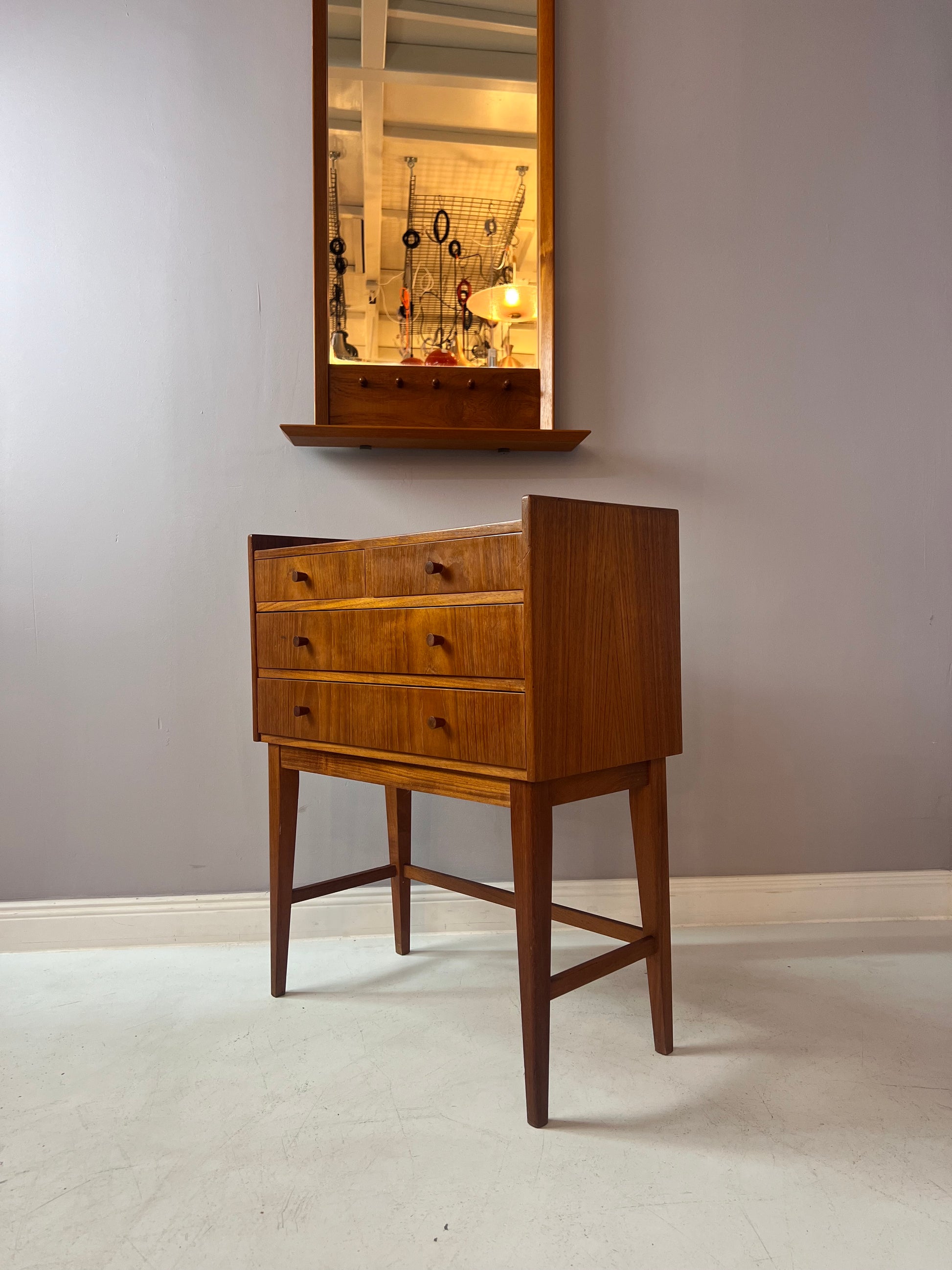Set: Kommode mit Spiegel Teak