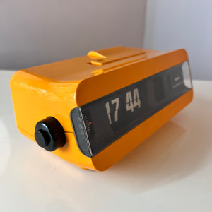 Wecker Comfortchron orange mit Klappzahlen von KRUPS