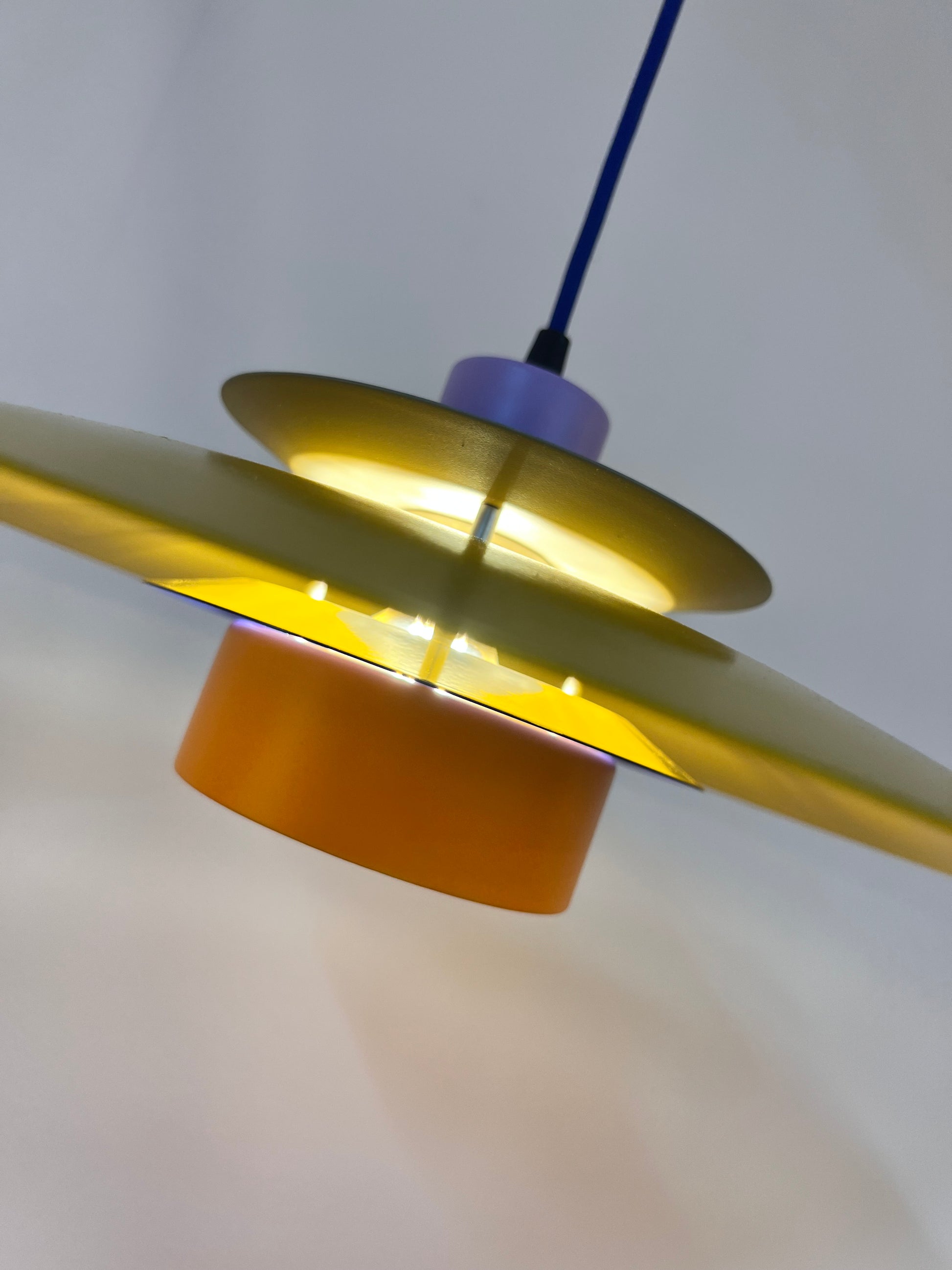 Lamellenlampe neu lackiert, Dänemark