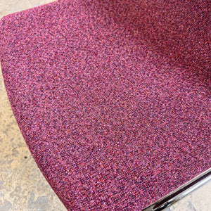 Sessel Lufthavnsstol brombeer-pink Chrom von Anden Arkitekt für Duba Møbelindustri