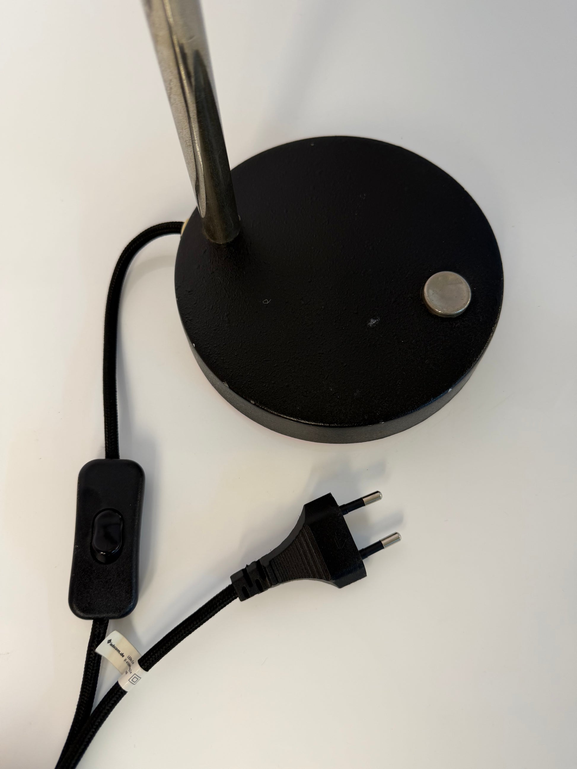 Schreibtischlampe altweiß mit beweglichem Arm