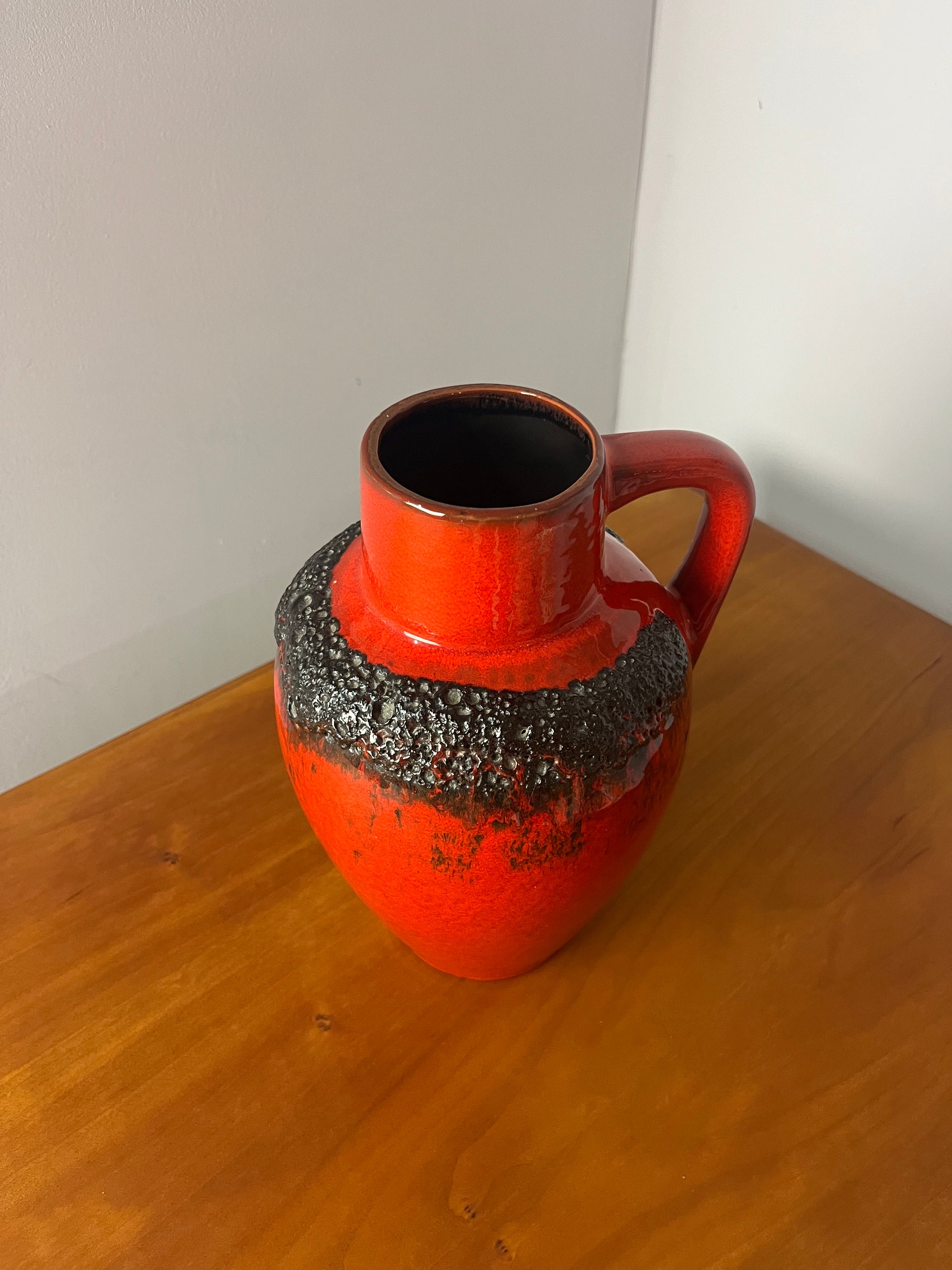 Karaffe 223 Fat Lava rot von Kreutz Keramik