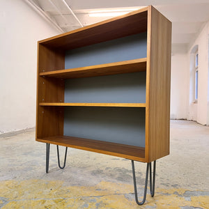 Regal auf Hairpinlegs von Hellerau