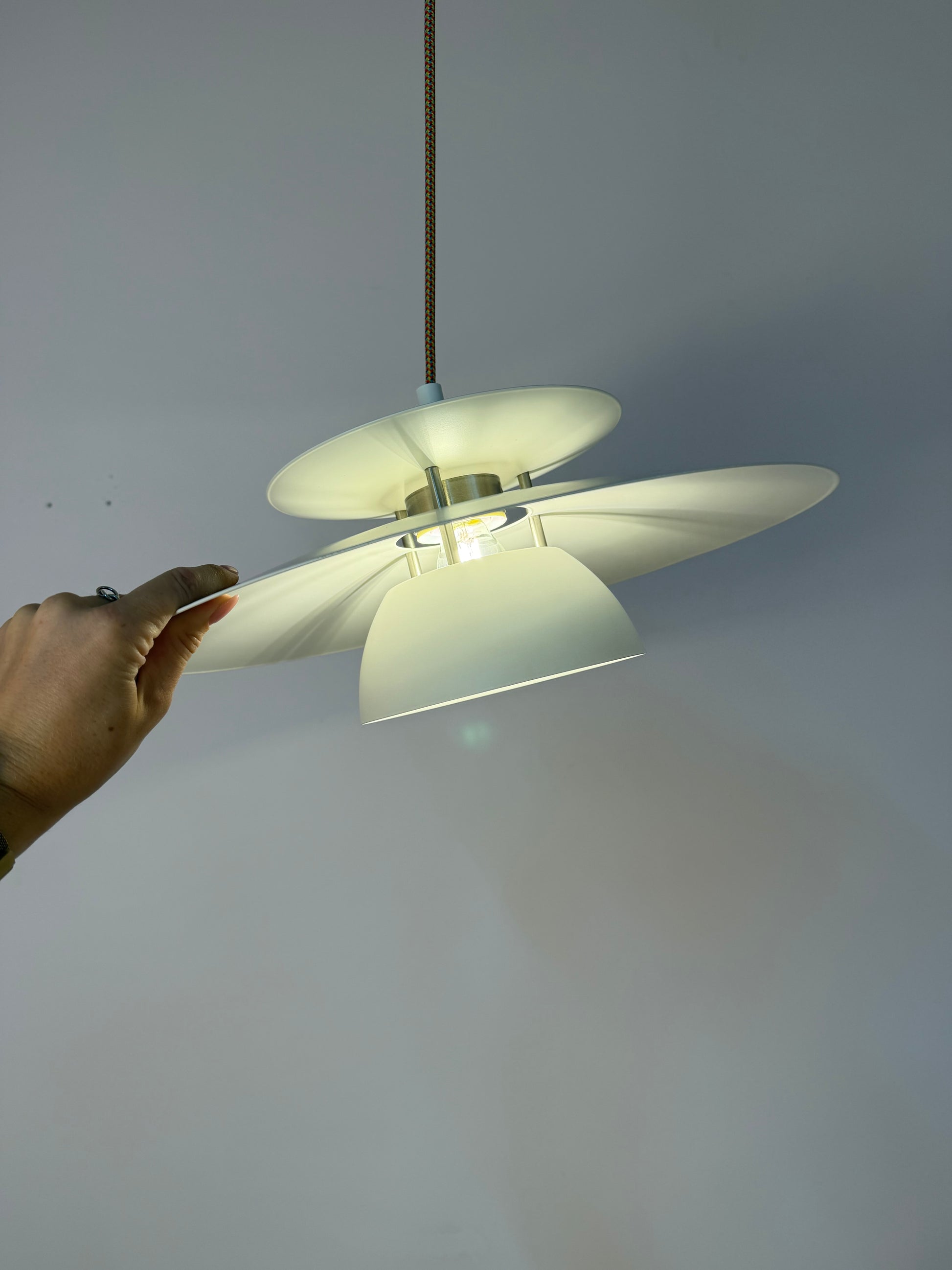 Lamellenlampe Typ 4450 weiß von Lyfa