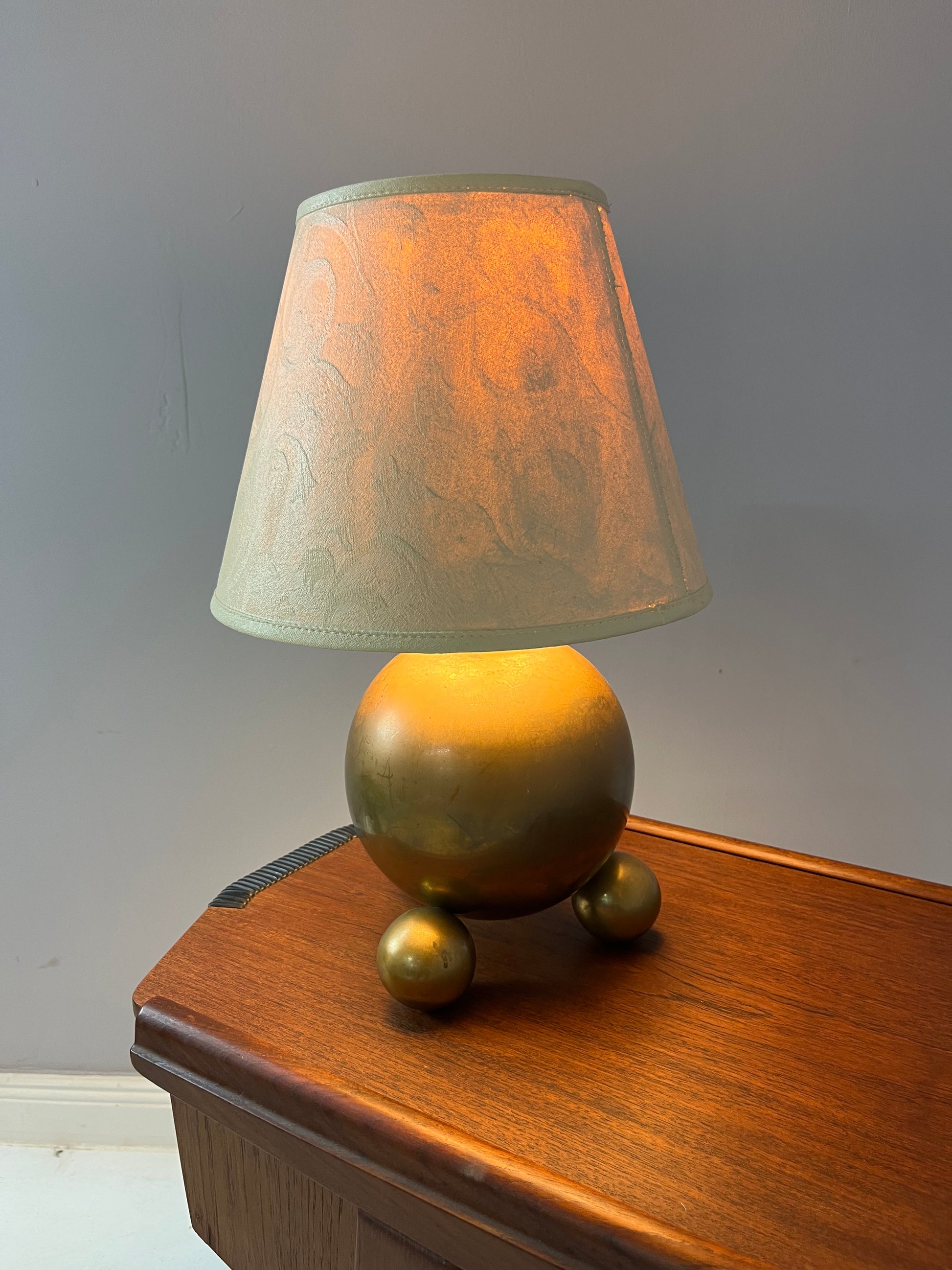 Kugeltischlampe Messing von Gusums Bruk aus Schweden
