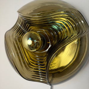 Große Wandlampe Futura Rauchglas Messing von Koch & Lowy für Peill & Putzler
