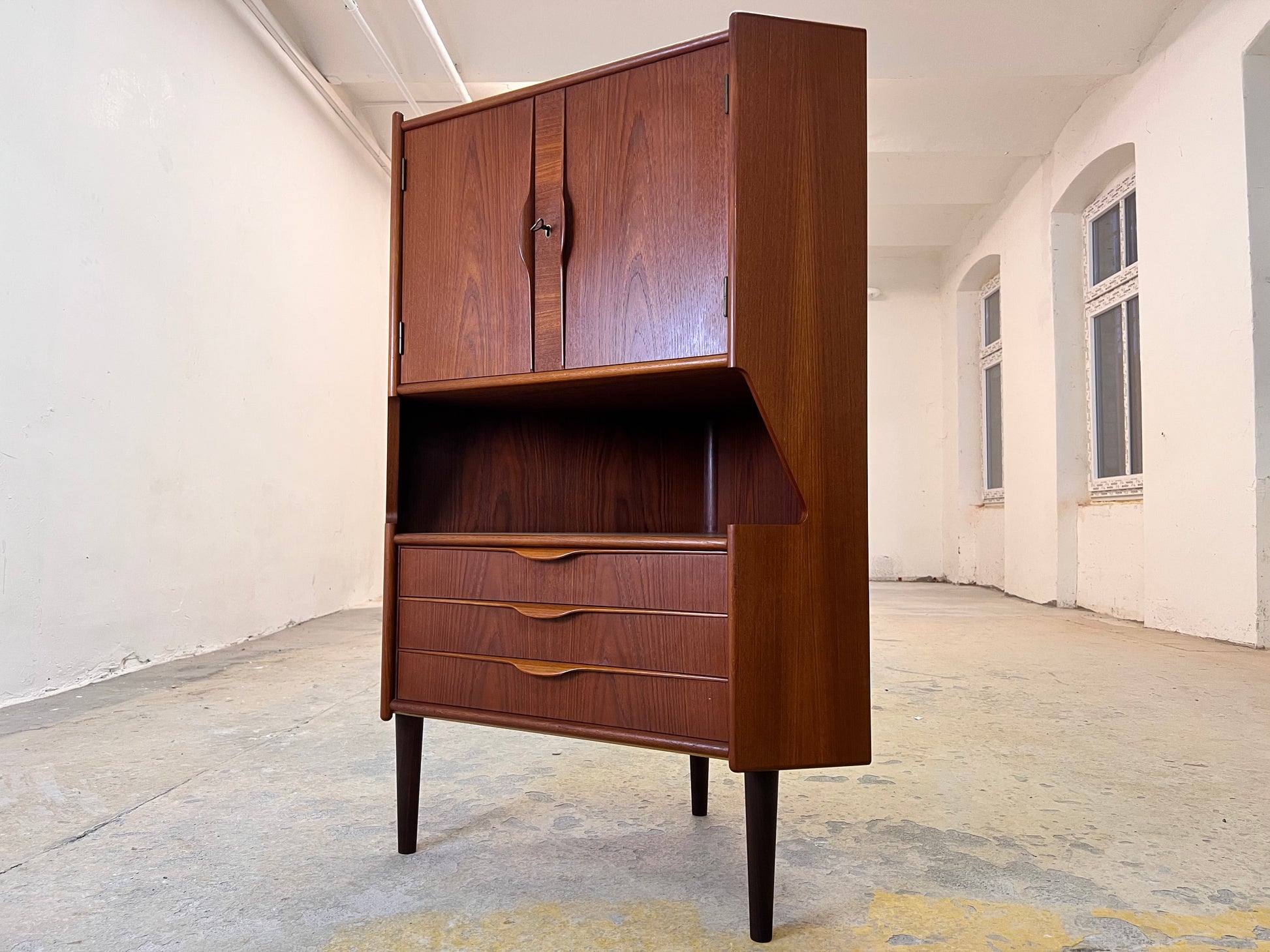 Eckschrank Teak mit Minibar aus Dänemark
