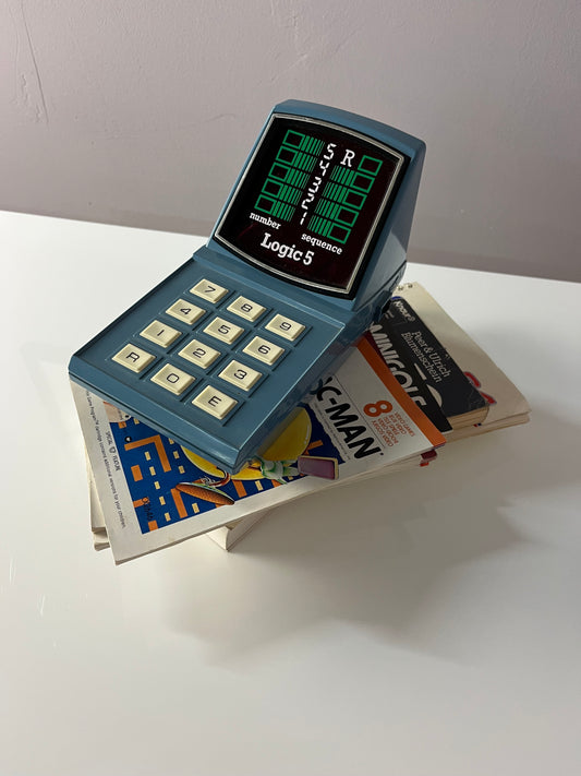 Set: Booklets & Logic 5 von Milton Bradley