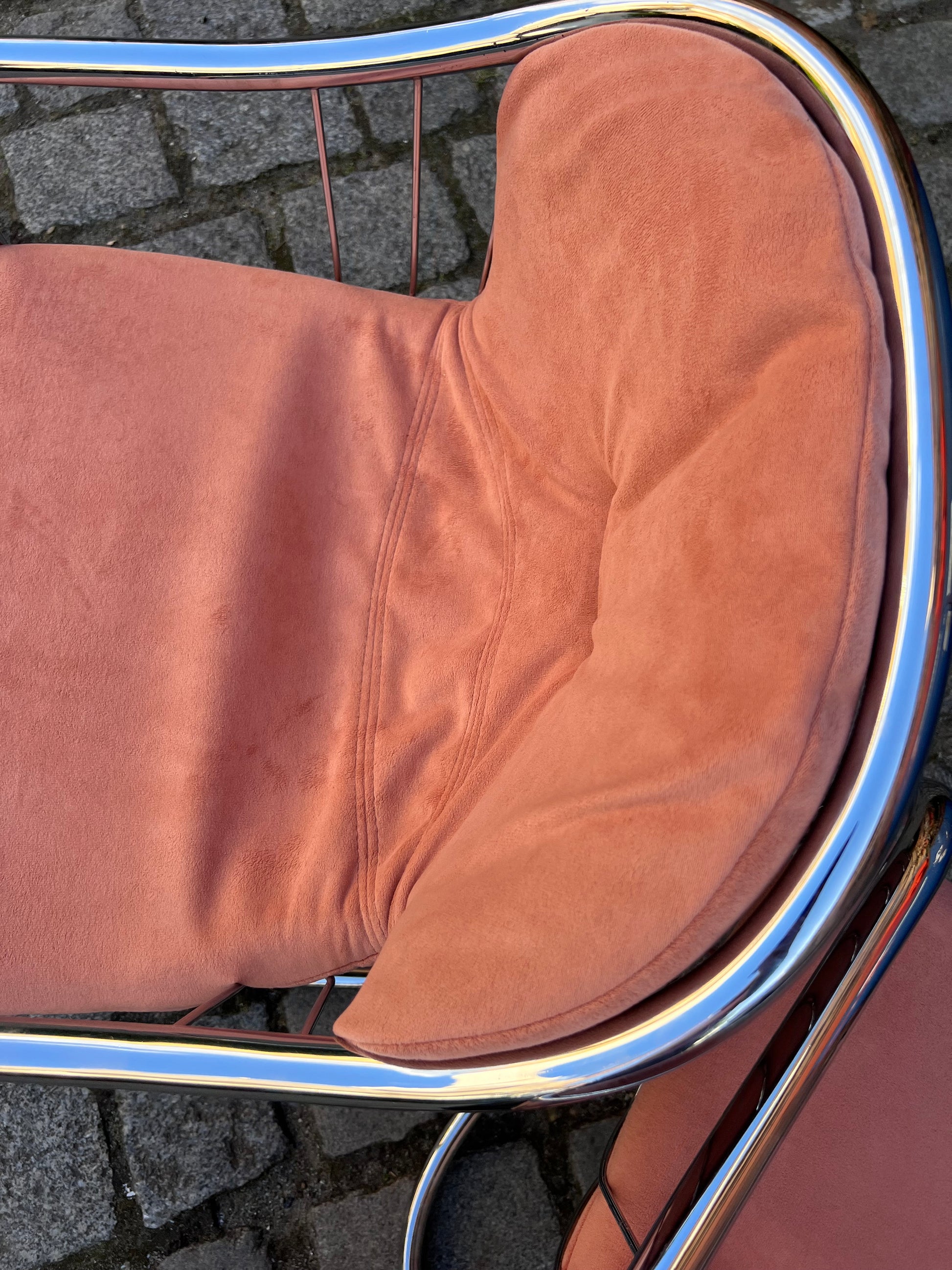 Set: 2x Freischwinger rosa Chrom von Gastone Rinaldi - neu gepolstert