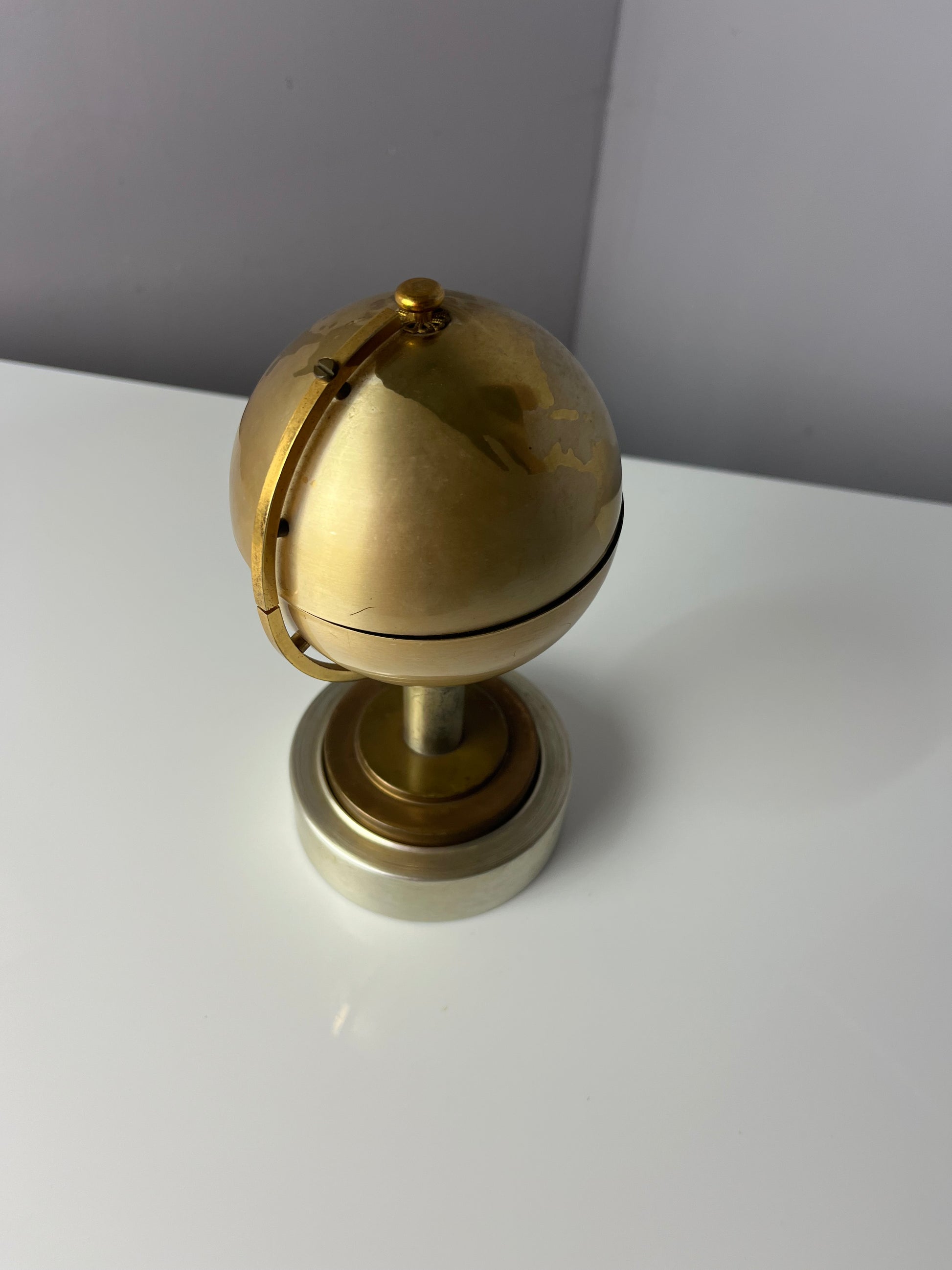 Zigarettenspender Globus mit Spieluhr