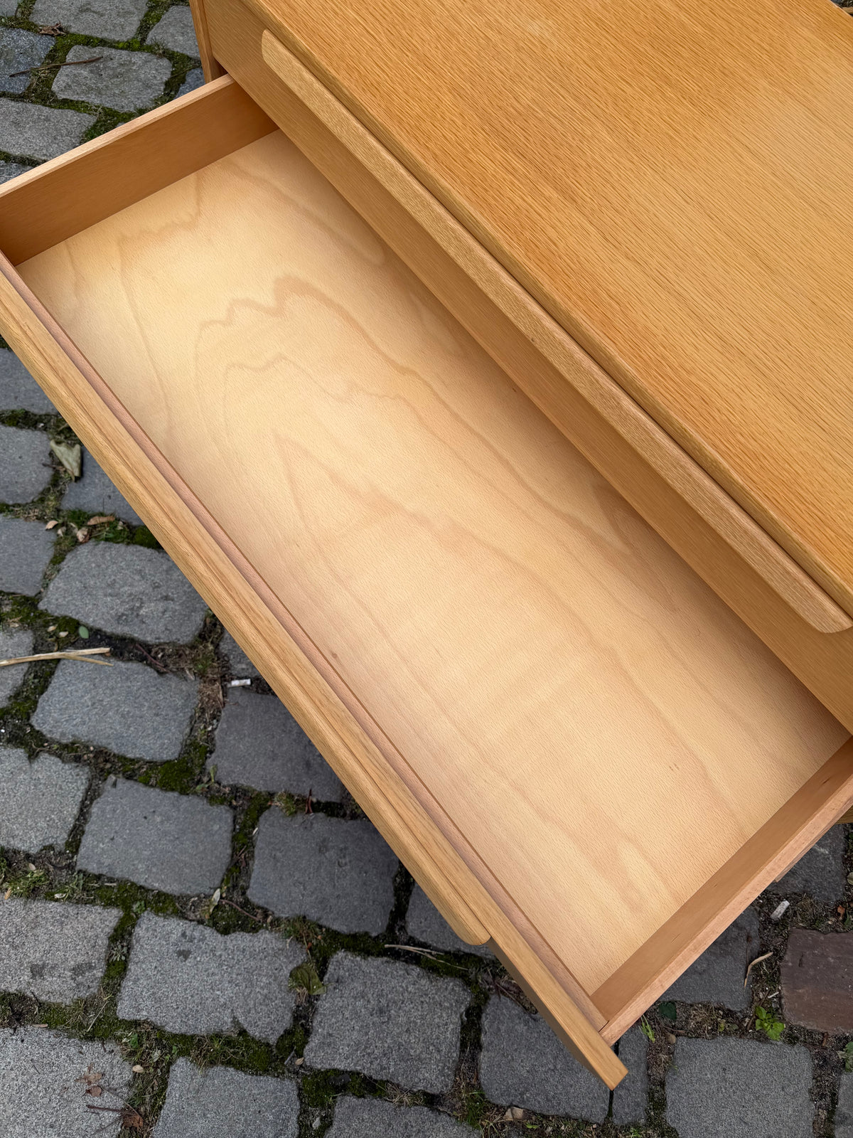 Kommode Eiche mit neuen Chromfüßen von WK Möbel