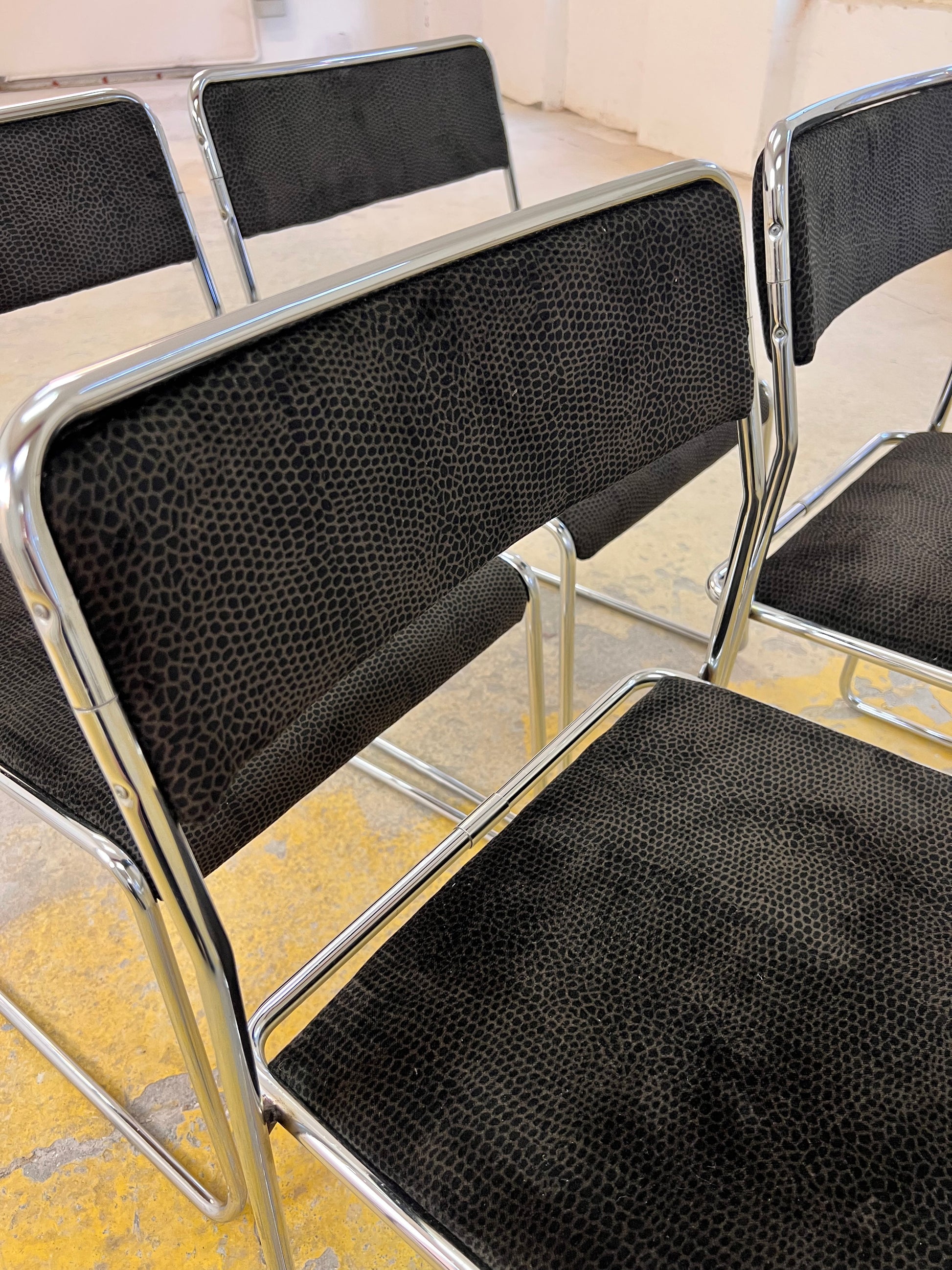 Set: 4x TACKE Polsterstuhl schwarz Chrom