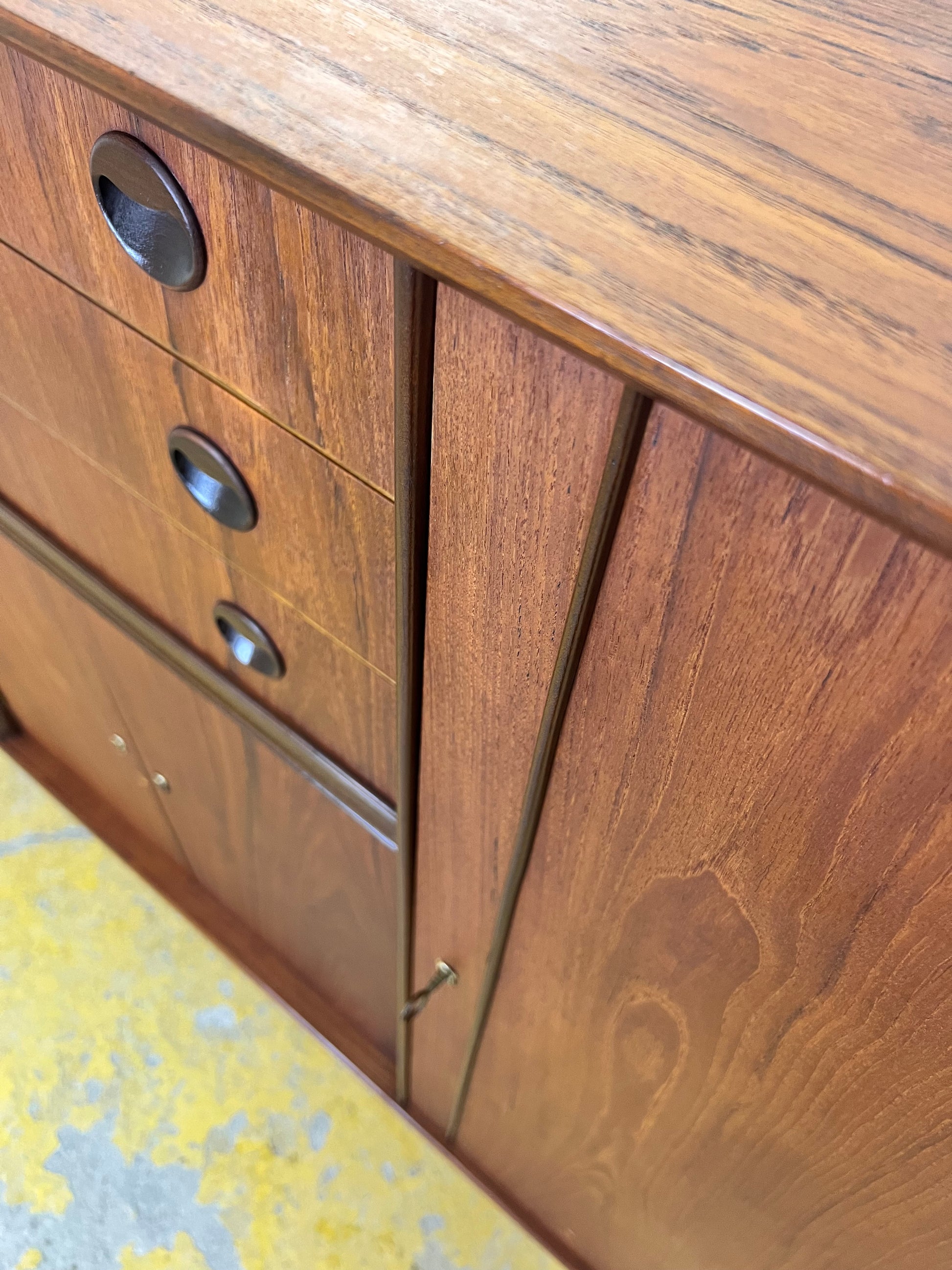 Highboard / Flurschrank Teak aus Dänemark