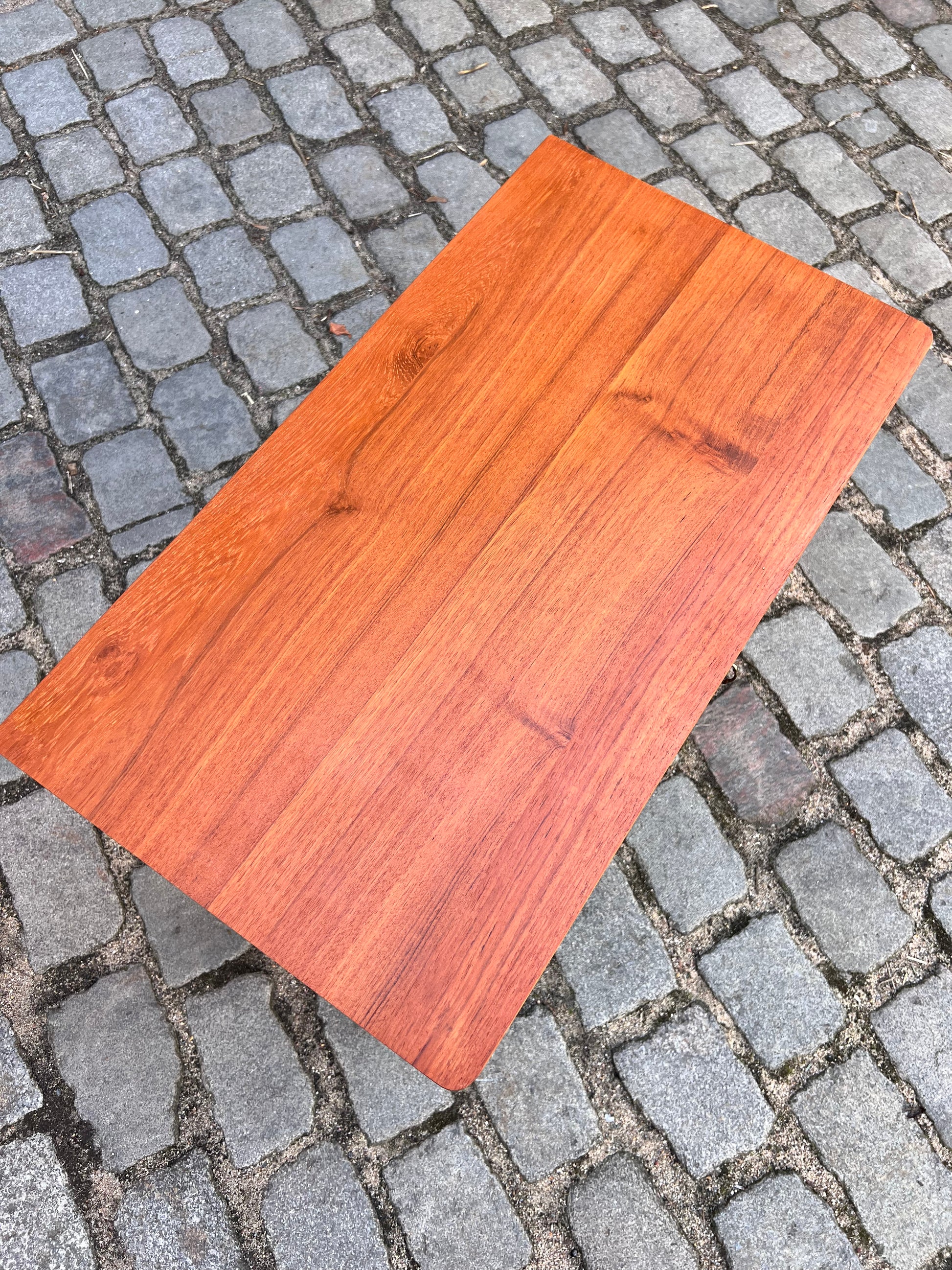 Kleine Kommode mit Muschelgriffen & Schloss aus Dänemark