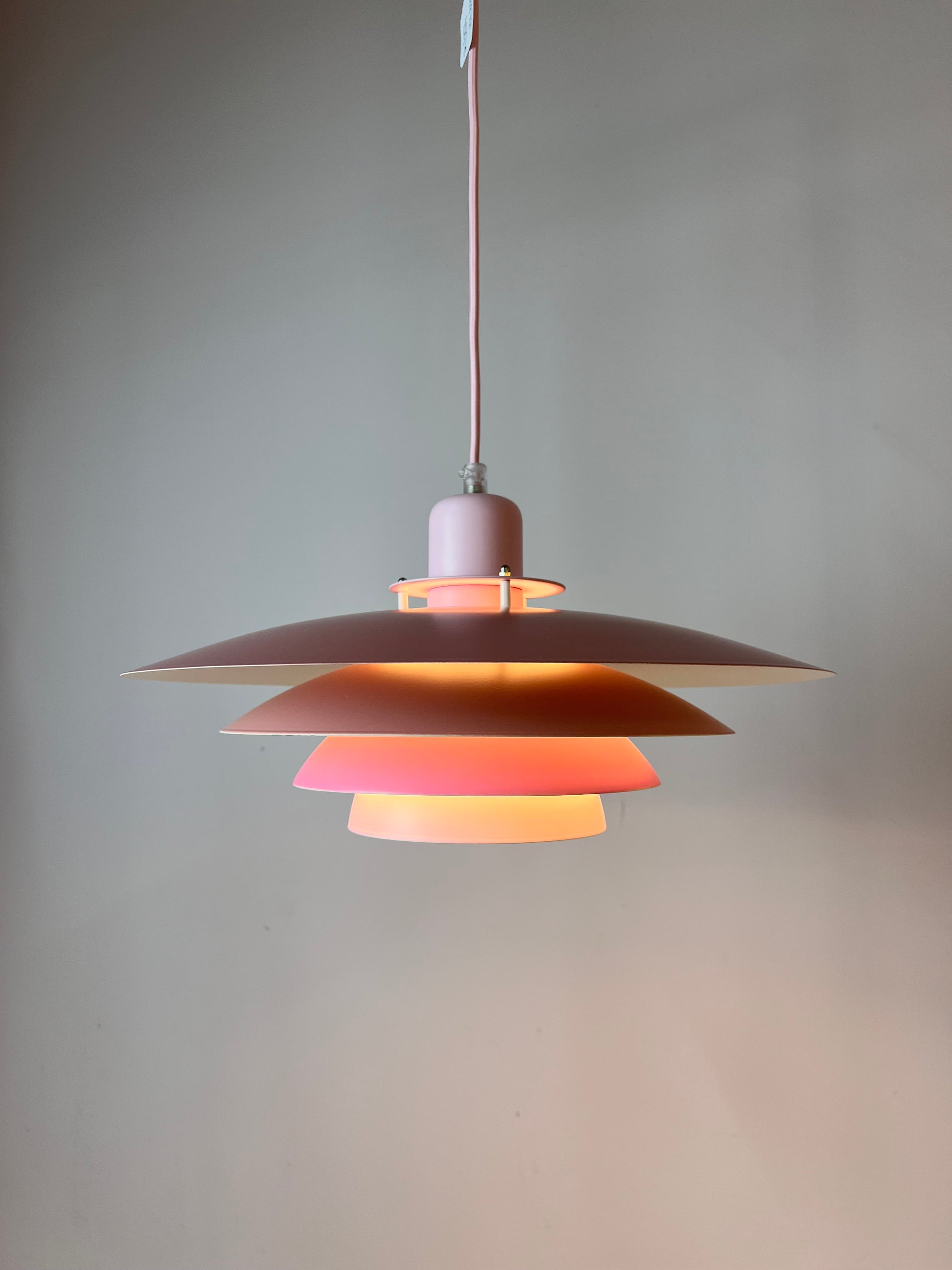 Lamellenlampe aus Dänemark in rosa