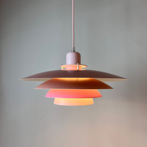 Lamellenlampe aus Dänemark in rosa