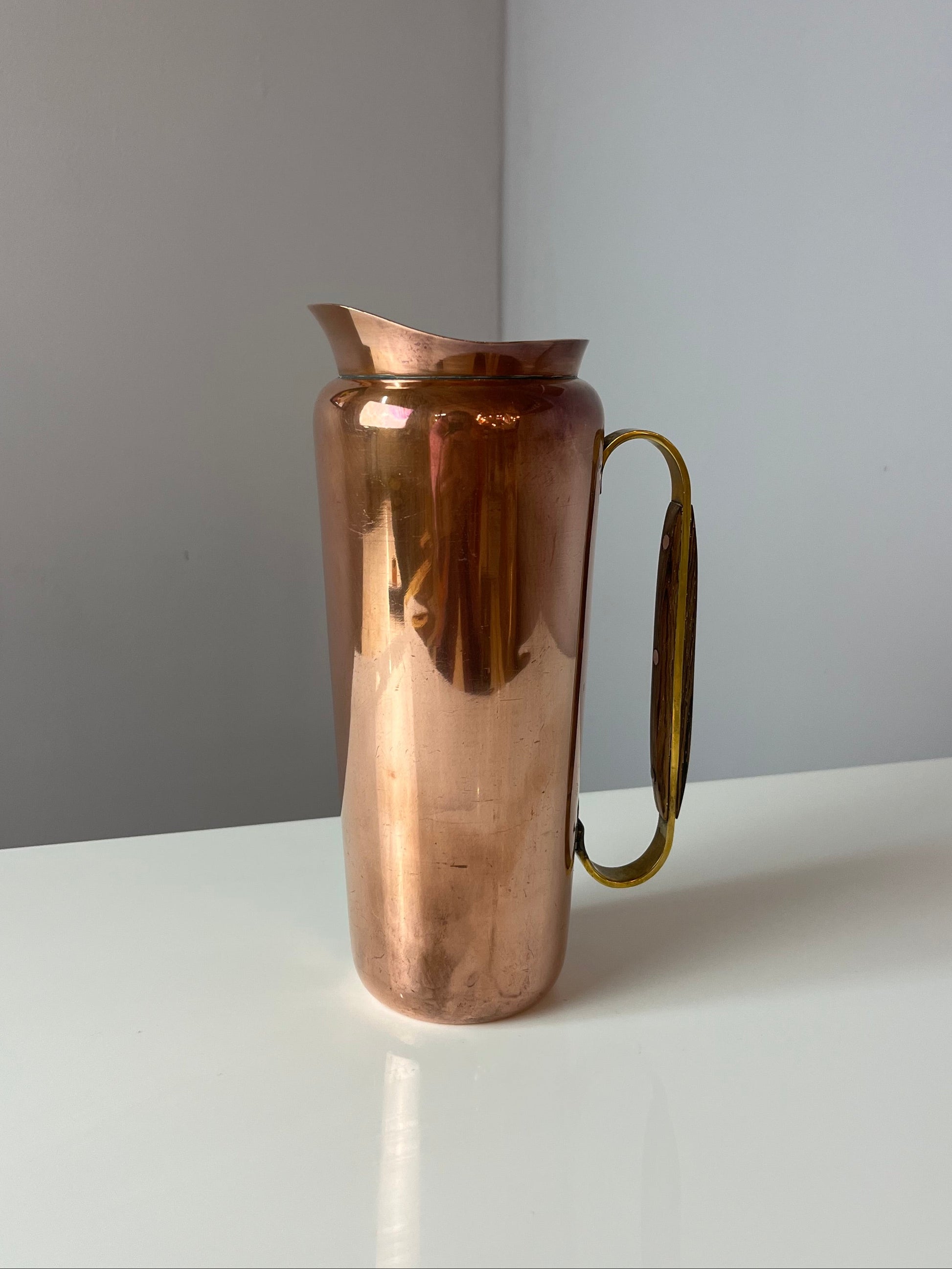 Krug Kupfer mit Holzgriff