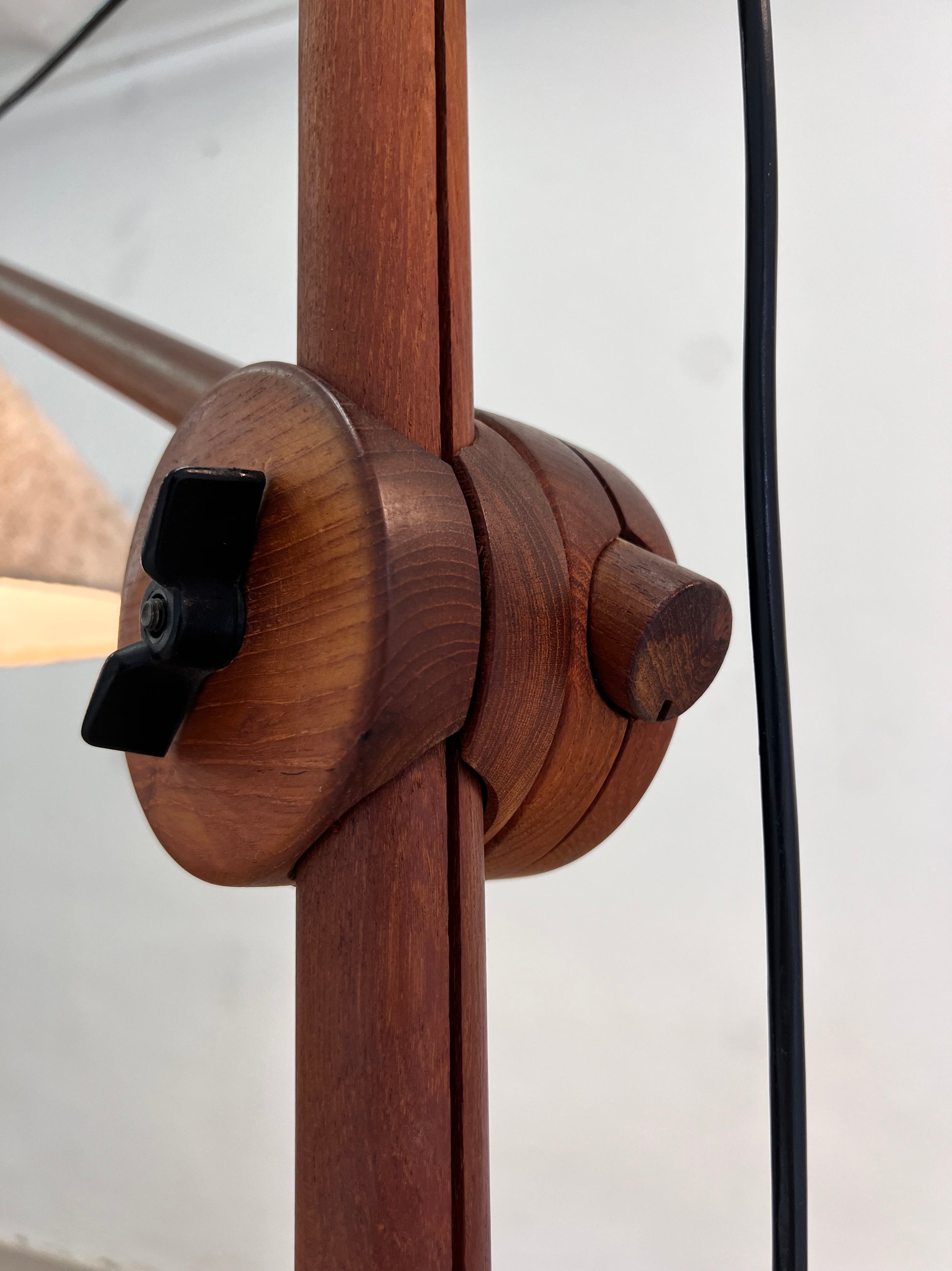 Stehlampe mit verstellbarem Arm & Gegengewicht aus Dänemark