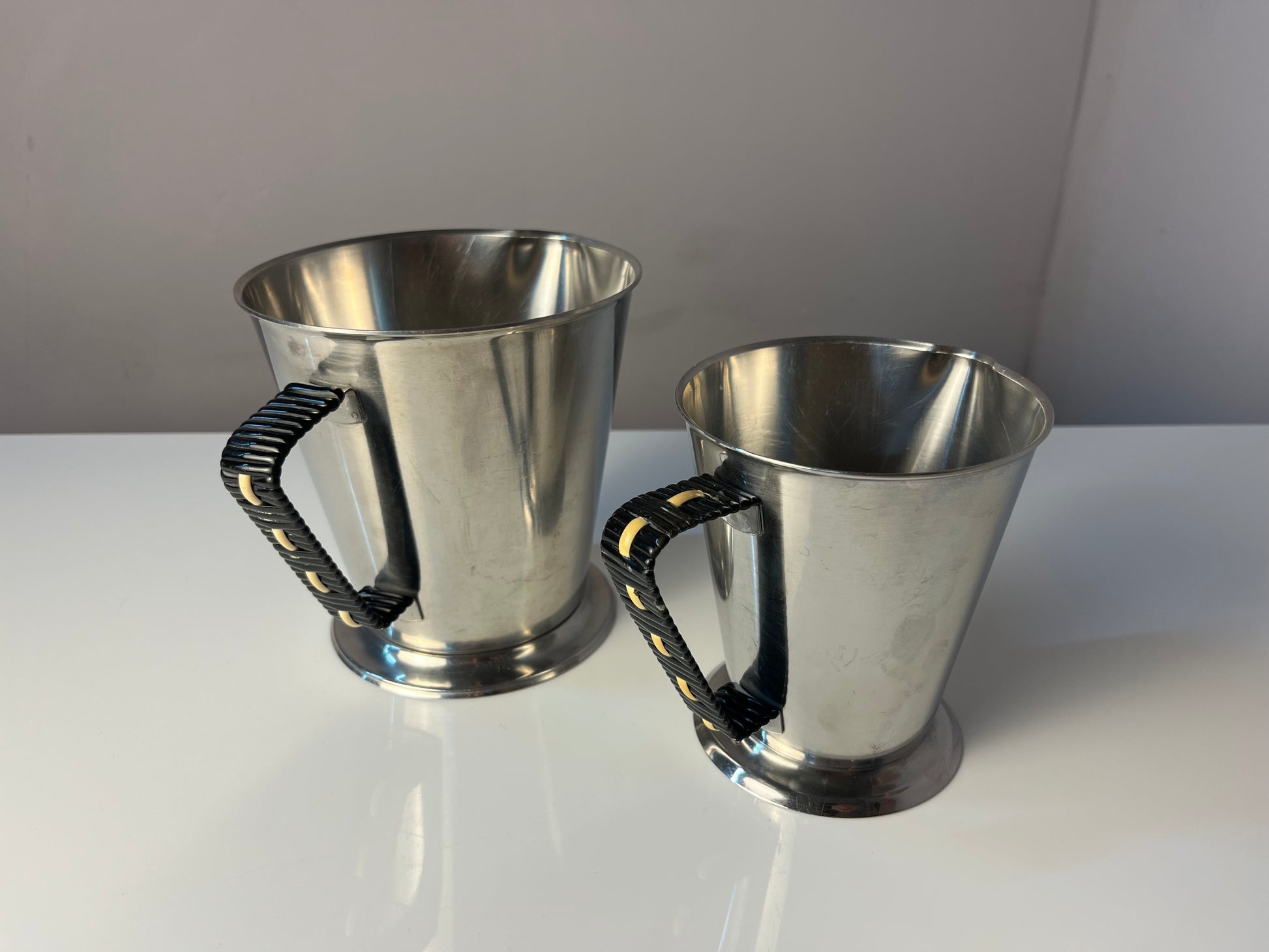 Set: 2x Kanne Edelstahl mit Webgriff aus Dänemark