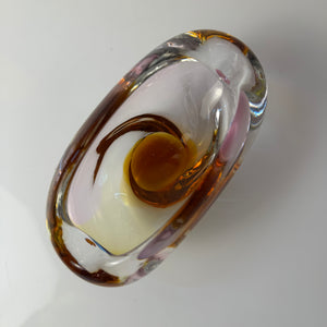 Aschenbecher rosa gelb Glas von Josef Rozinek für die Glashütte Nový Bor