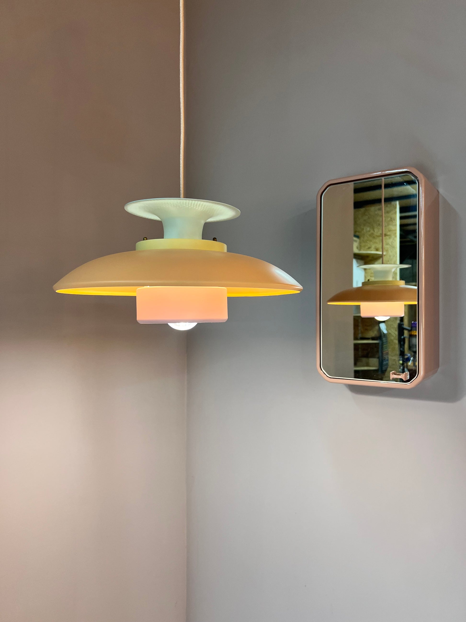 Lamellenlampe neu lackiert pastell-candy