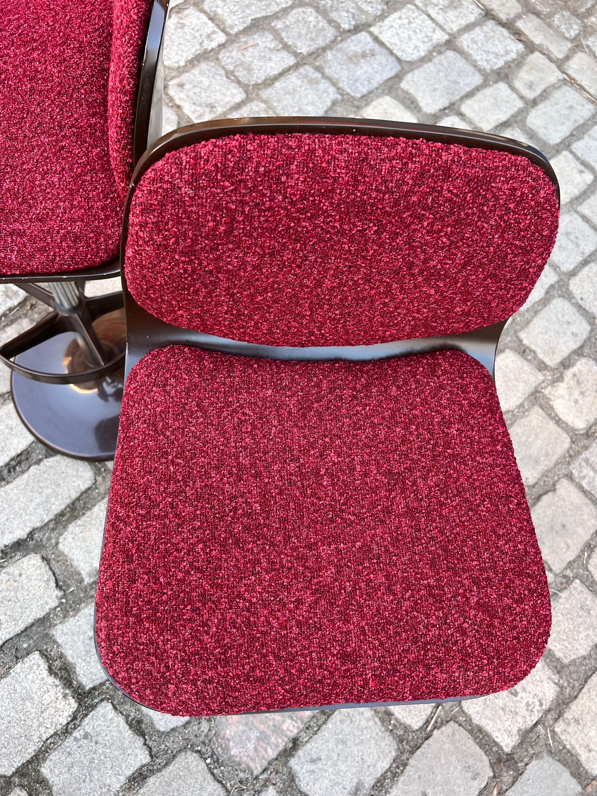 Barhocker braun rot neu bezogen