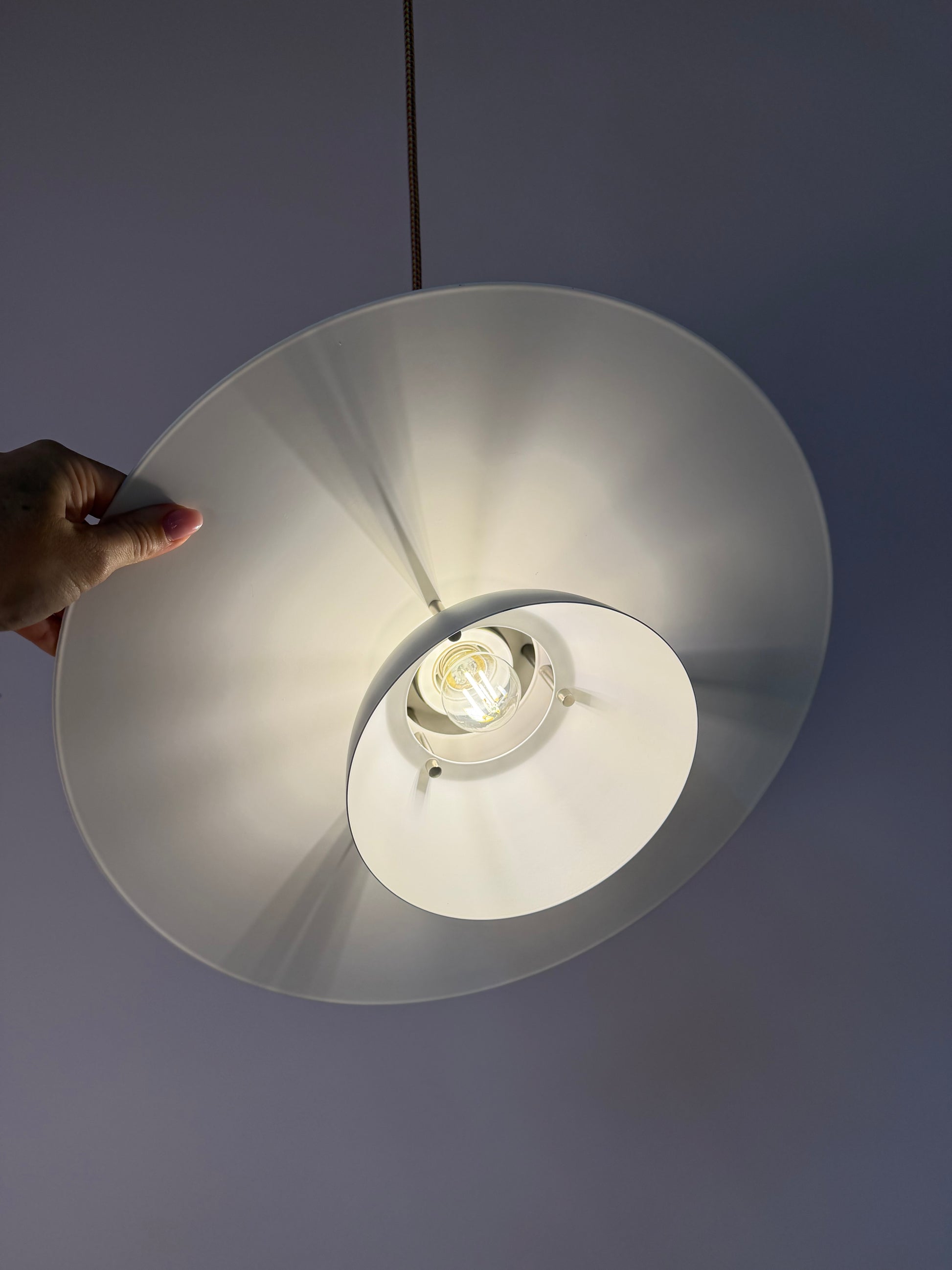 Lamellenlampe Typ 4450 weiß von Lyfa