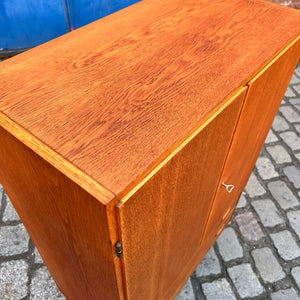 Schrank Eiche mit Türen und Schubladen aus Dänemark