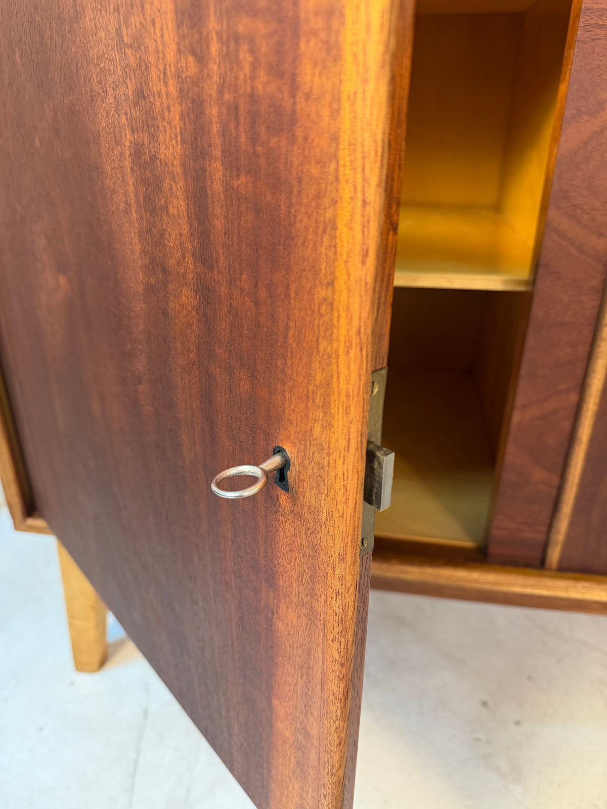 Sideboard Teak & Ulme aus Dänemark