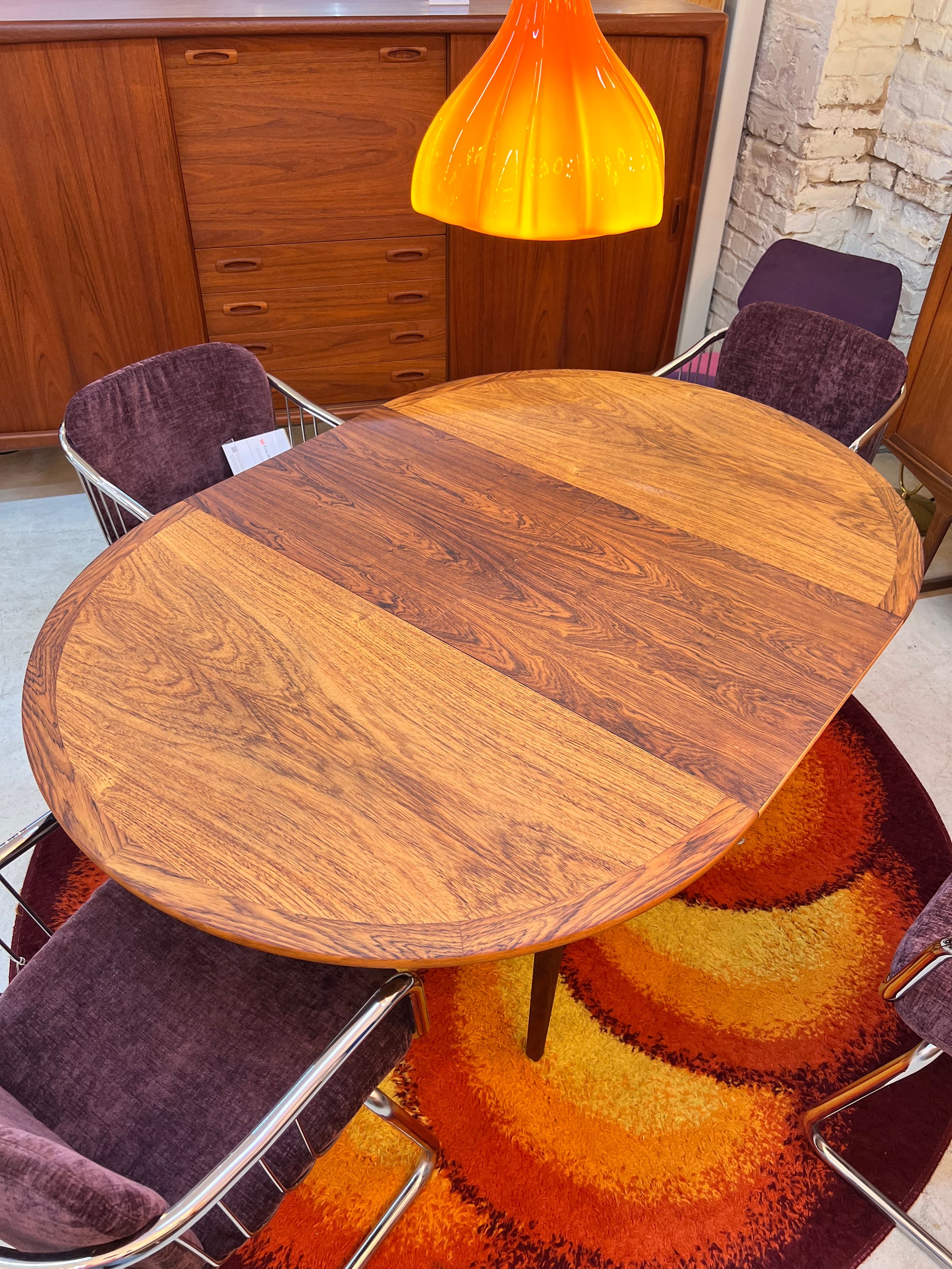 Runder Esstisch Teak mit Butterfly Auszug