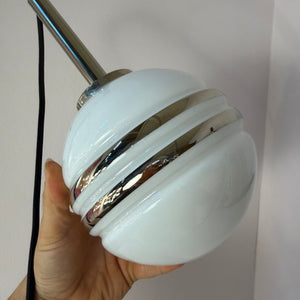 Kugellampe weiß silber Glas