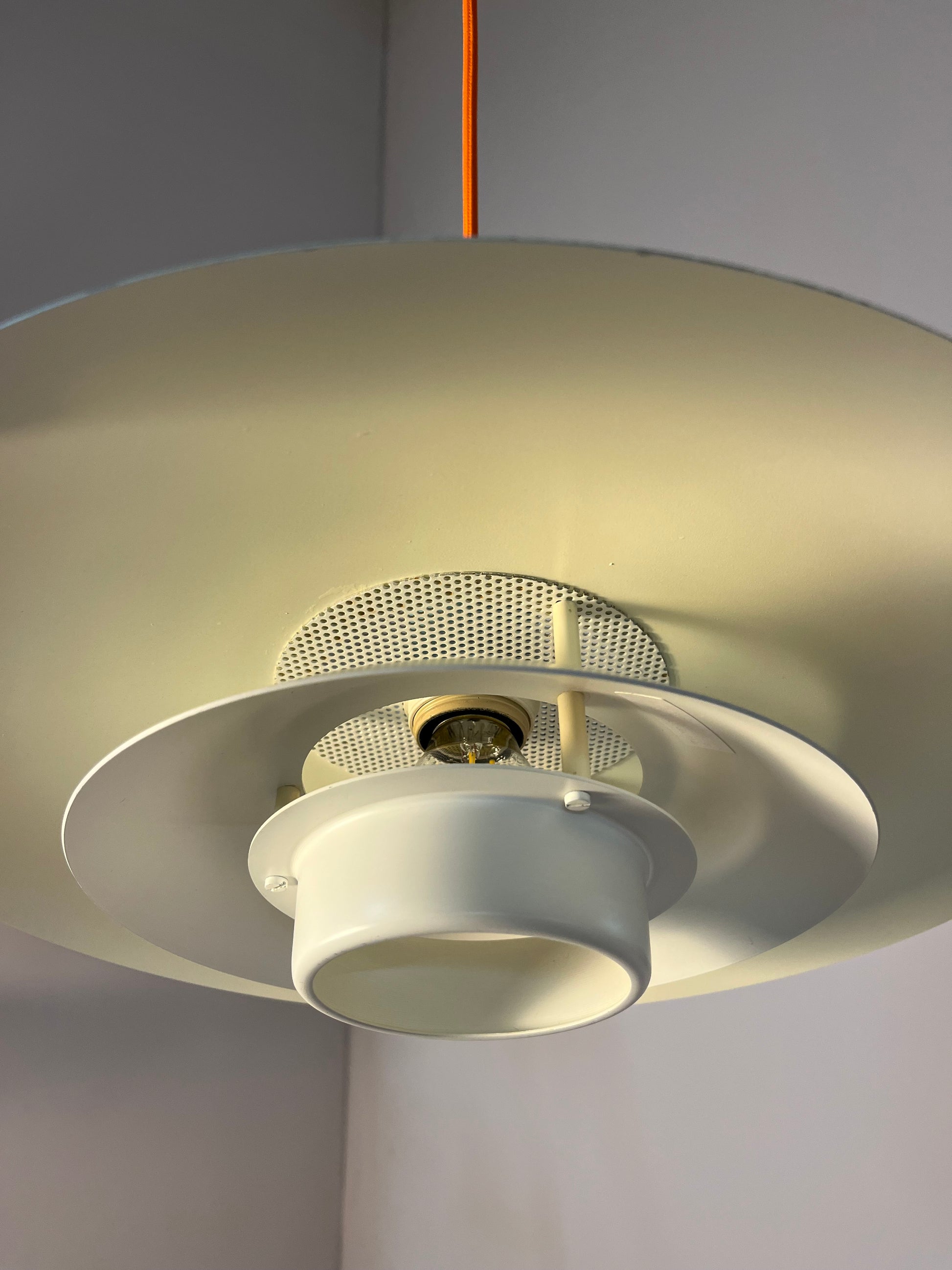 Lamellenlampe neu lackiert blaugrün von JEKA