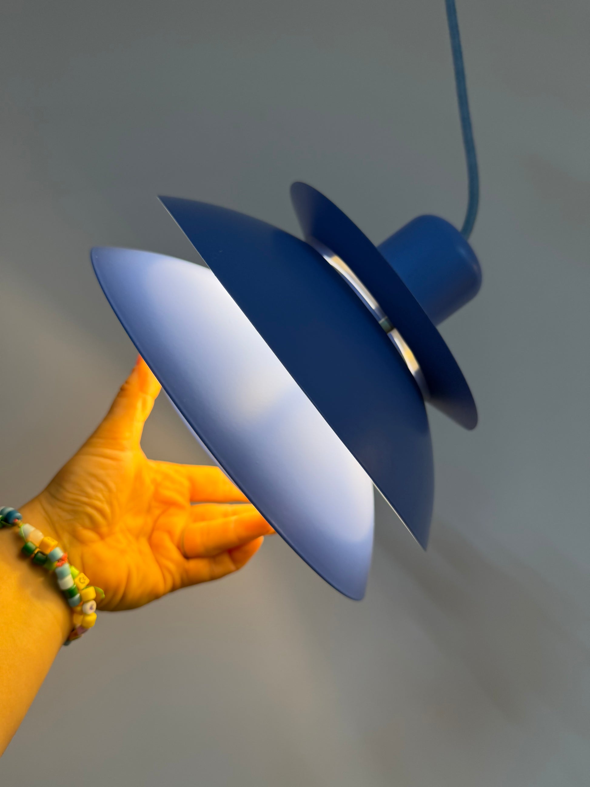 Lamellenlampe Typ 776 hellblau von Horn